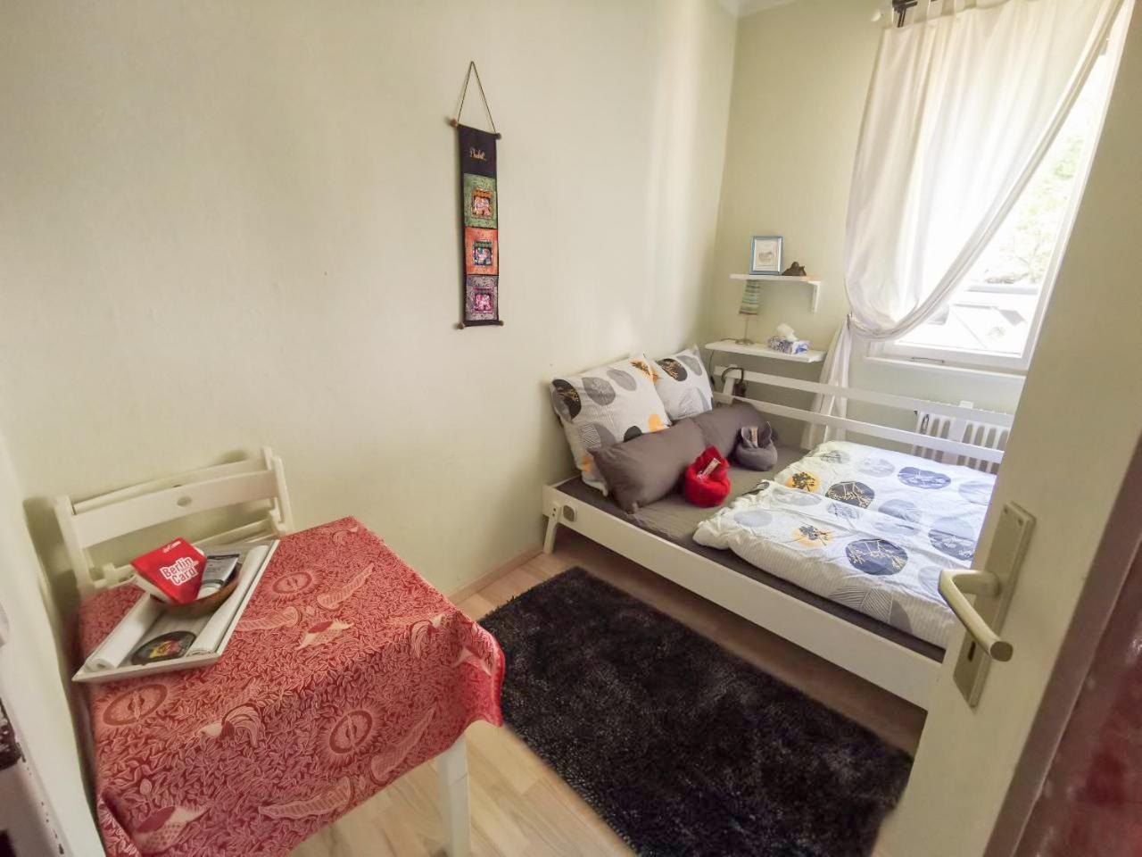 Cosy Room In Our Apartment Berlin Bagian luar foto